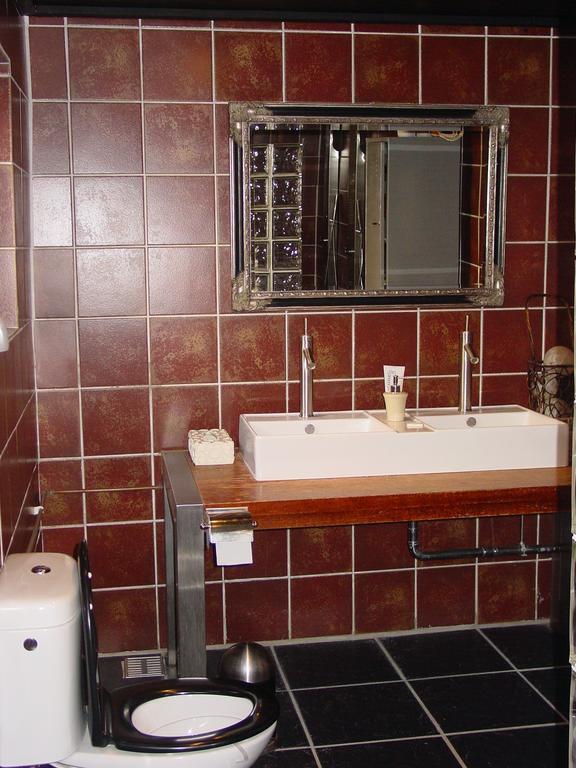 Robert'S Bed & Breakfast Helmarshausen Bagian luar foto
