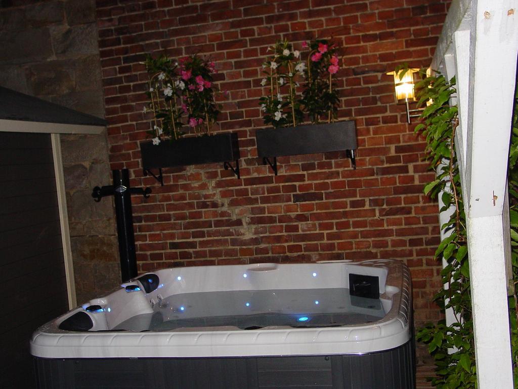 Robert'S Bed & Breakfast Helmarshausen Bagian luar foto