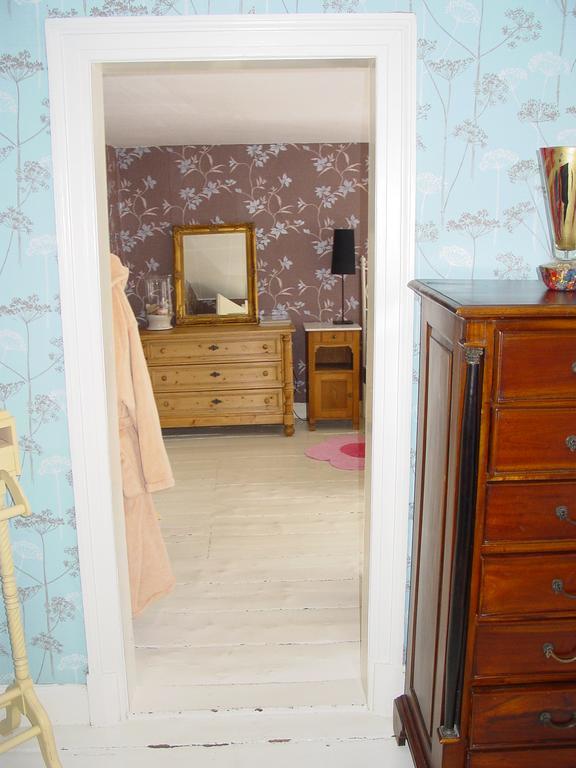 Robert'S Bed & Breakfast Helmarshausen Bagian luar foto