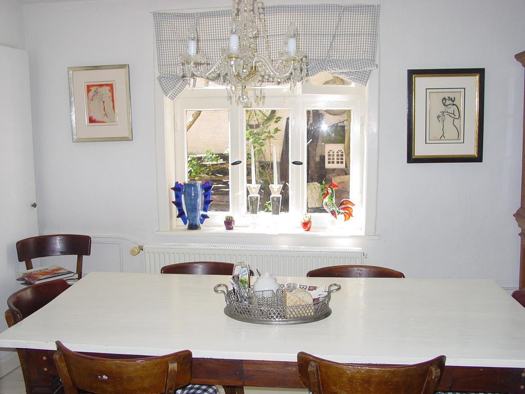 Robert'S Bed & Breakfast Helmarshausen Bagian luar foto