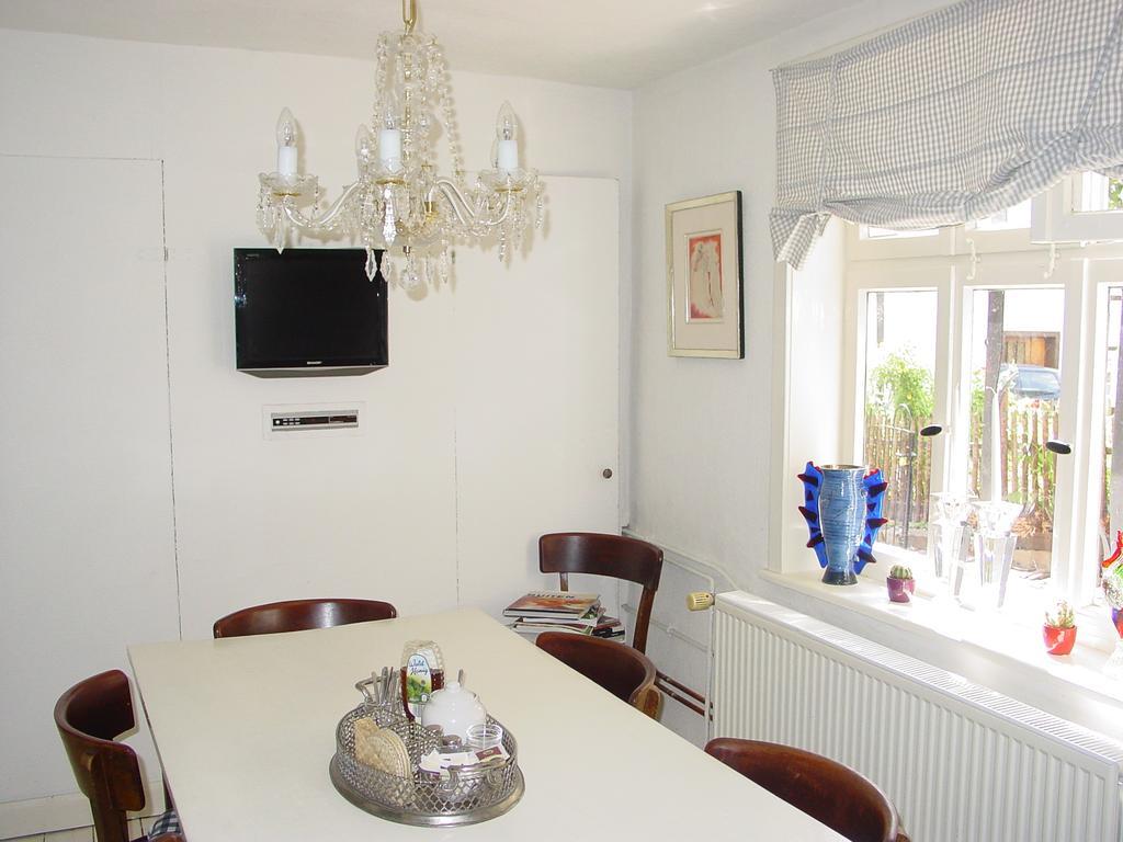 Robert'S Bed & Breakfast Helmarshausen Bagian luar foto