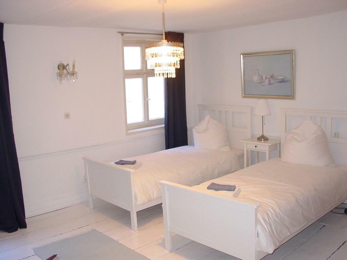 Robert'S Bed & Breakfast Helmarshausen Bagian luar foto